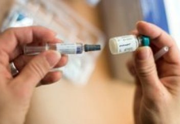 Екпе алмаған балаларды мектеп пен балабақшаға қабылдауға тыйым салынды