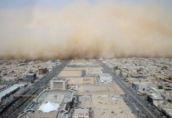 Жидда: Күн мен түнді алмастырған құм бораны (ВИДЕО)