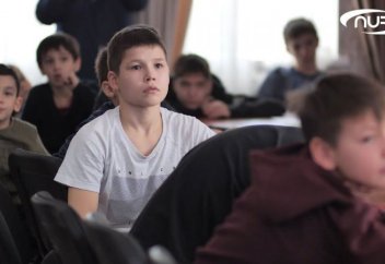 Разное: Эксперимент: детей оставили без телефонов (Видео). Учителя отдохнули в ОАЭ за счет родителей учеников