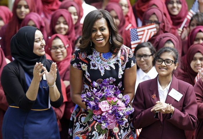 Мишель Обама удивлена: В лондонской школе царит религиозное взаимопонимание