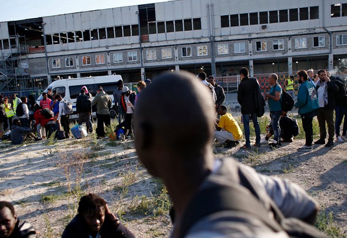 «Смотри в оба, если заходишь»: районы под контролем мигрантов в Европе