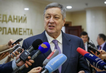 ҚР ЭНЕРГЕТИКА МИНИСТРІ  БОЛҒАН ВЛАДИМИР ШКОЛЬНИКТІҢ  2016 ЖЫЛҒЫ НАУРЫЗ АЙЫНДАҒЫ «ҮНЕМ» ЖАЙЛЫ ӨЛЕҢІ