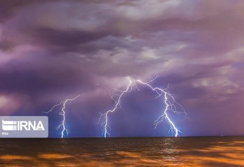 Молния в Энзели (Иран)