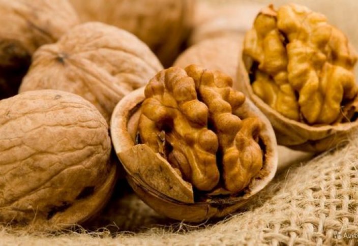 Новое исследование подтверждает пользу грецких орехов для пожилых людей