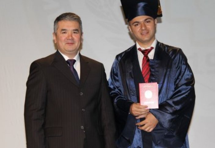 Казахстан впервые подготовил врачей для Афганистана