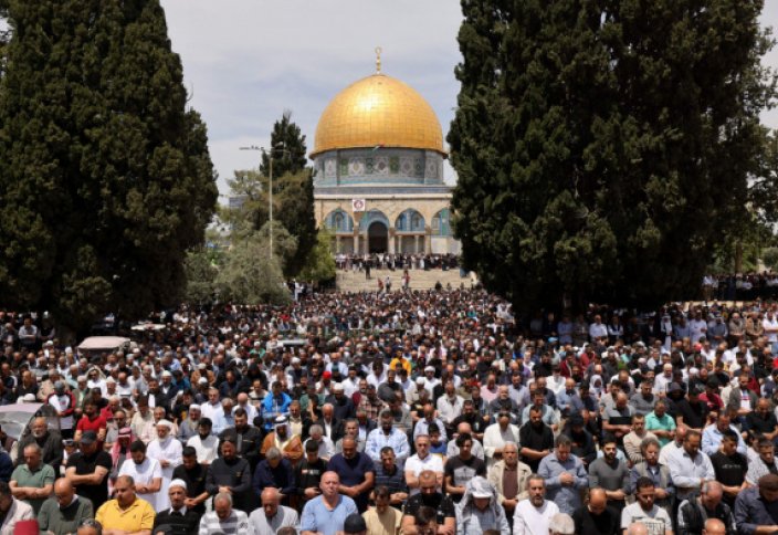 130 тысяч мусульман пришли на пятничный намаз в мечеть Аль-Акса