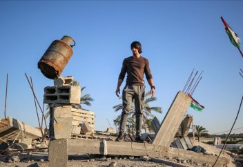 Палестинец бросает вызов земному притяжению (фото)