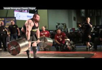 Британия азаматы салмағы 465 кг тартатын штанганы көтерді (ВИДЕО)