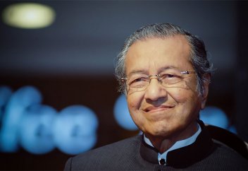 Премьер-министр Малайзии: «Человечество одержимо войной, а не миром»