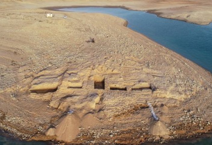 Засуха обнажила 3400-летний дворец на территории Ирака (фото+видео)