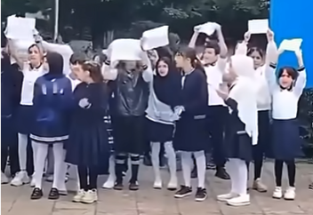 Уроки под запретом: как хиджаб расколол Азербайджан (ВИДЕО)