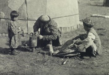 Ескі сурет: XX ғасырдың бірінші жартысындағы қазақтар