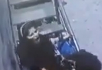 Пакистанец застрелил девушку за отказ выйти за него замуж (Видео)