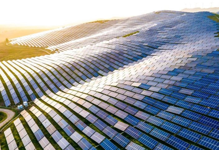 Қытай жарты жыл ішінде әлемнің қалған елдерінің бәрін қоса алғанда күн стансасын көп орнатқан