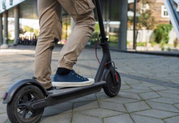 ВЛАСТИ КАЗАХСТАНА ПРИЗНАЛИ ЭЛЕКТРОСАМОКАТЫ ТРАНСПОРТНЫМ СРЕДСТВОМ