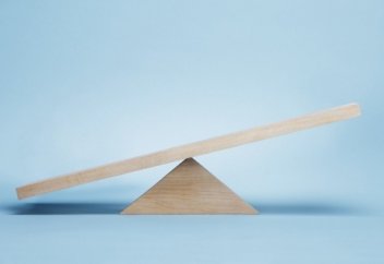 ПОЧЕМУ БАЛАНС МЕЖДУ РАБОТОЙ И ЛИЧНОЙ ЖИЗНЬЮ – ЭТО БЕССМЫСЛИЦА, И ЧЕМ МОЖНО ЕГО ЗАМЕНИТЬ