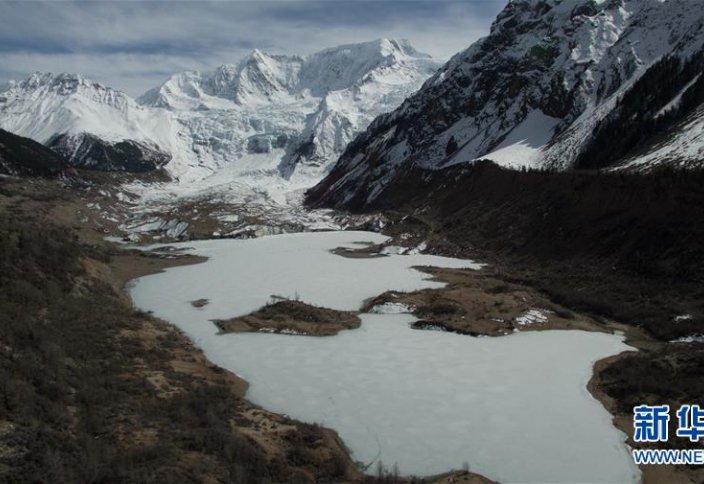 Азиядағы 2 миллиард халыққа су беріп отырған мұздықтар еріп жоғалуда (ФОТО)