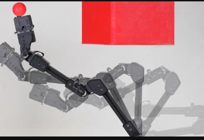 Өзін және өз әрекетін "саналы түрде сезінетін" робот жасалды (видео)