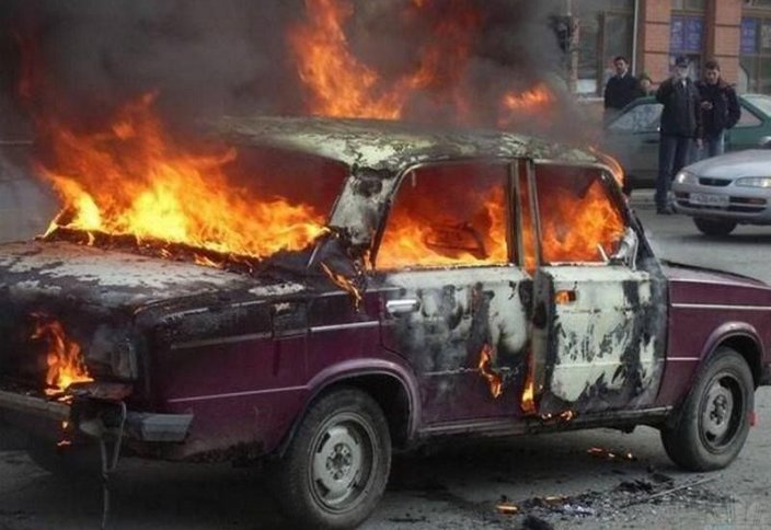 Попытка жителя Темиртау разогреть в мороз авто закончилась пожаром (ФОТО, ВИДЕО)