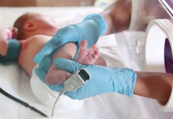 Ученые выявили неожиданное влияние изменения климата на младенцев