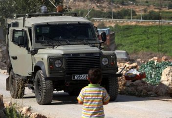 Сионисты требуют деньги от семьи за джип, который раздавил их сына