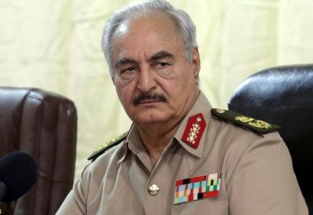 Ливию охватил новый военный конфликт. Армия наступает на Триполи