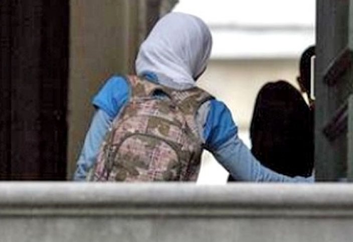 Почему в школах Казахстана запрещают носить хиджаб?