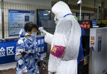 Коронавирус способен передаваться через глаза - китайский врач