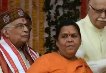 Разные: Суд Индии оправдал всех обвиняемых по уголовному делу о разрушении мечети Бабри