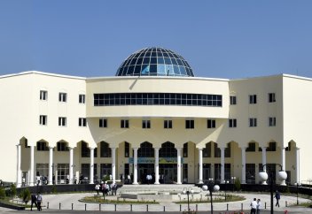 Нұр-Мүбарак университеті талапкерлерді шақырады!