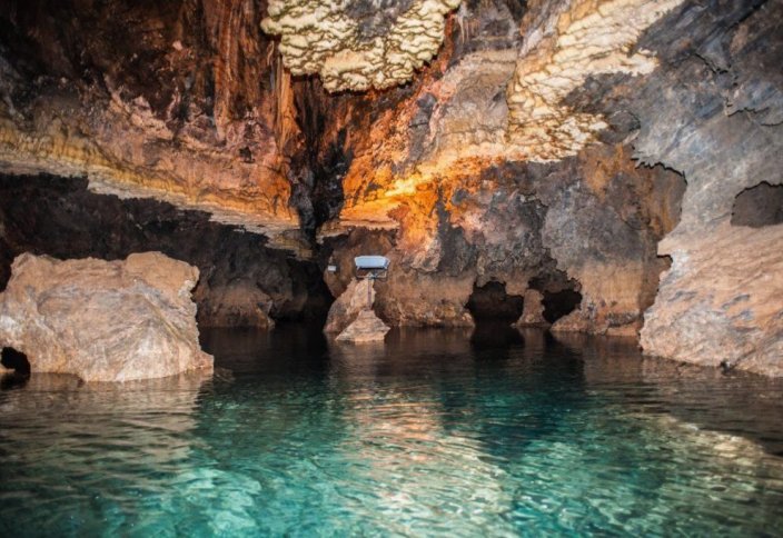 Али-Садр – крупнейшая в мире водная пещера (фото)