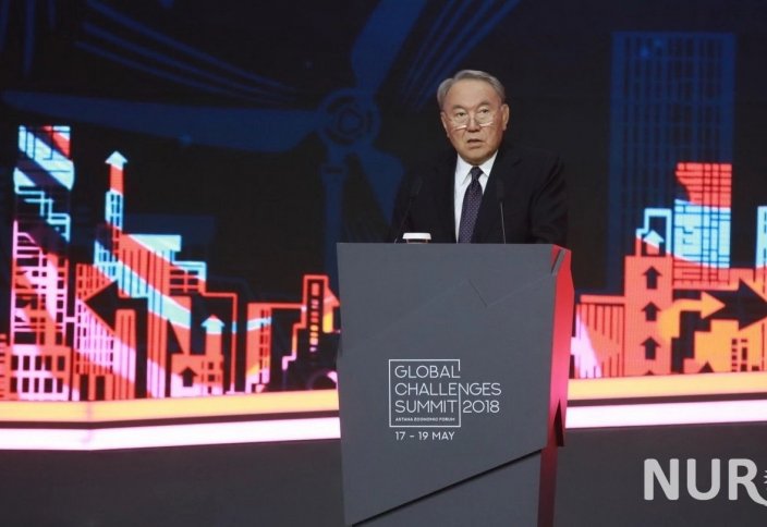 Назарбаев: 200 из 500 крупнейших мировых компаний исчезнут